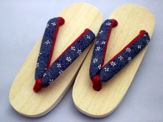 GETA for women, lil flowers and water pattern