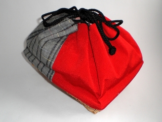 KAGO KINCHAKU, red and gray