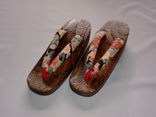 GETA for women