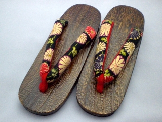 GETA for women, chrysanthemums pattern